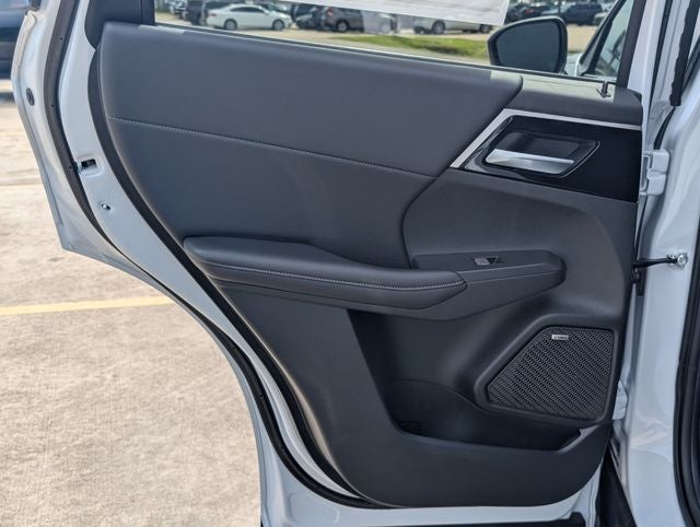 2026 Mitsubishi Outlander LE