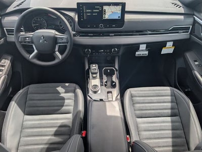 2026 Mitsubishi Outlander LE