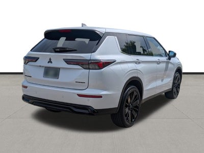 2026 Mitsubishi Outlander LE