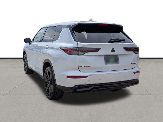 2026 Mitsubishi Outlander LE