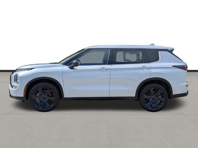 2026 Mitsubishi Outlander LE