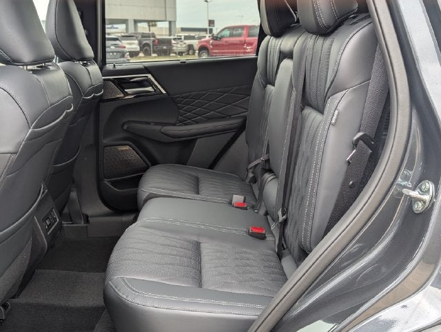 2026 Mitsubishi Outlander Black Edition