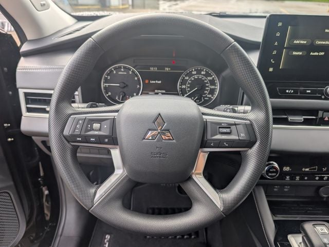 2026 Mitsubishi Outlander ES