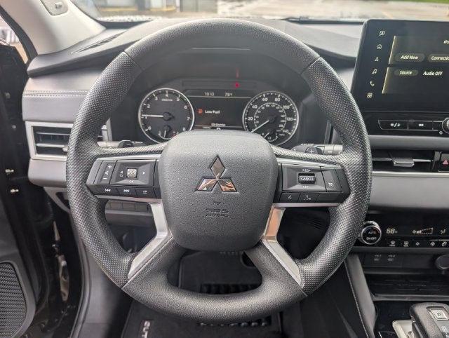 2026 Mitsubishi Outlander ES