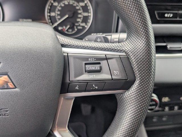 2026 Mitsubishi Outlander ES