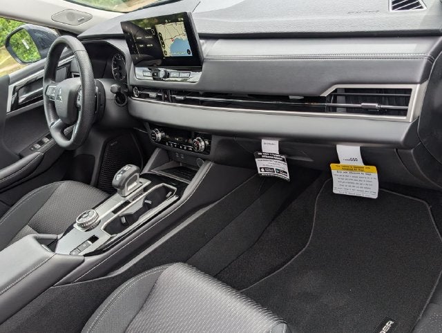 2026 Mitsubishi Outlander ES