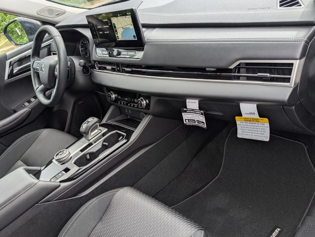 2026 Mitsubishi Outlander ES