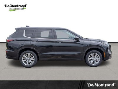 2026 Mitsubishi Outlander ES