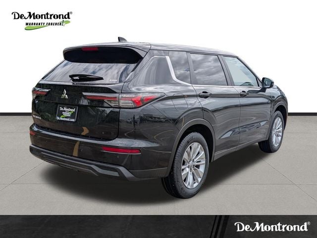 2026 Mitsubishi Outlander ES