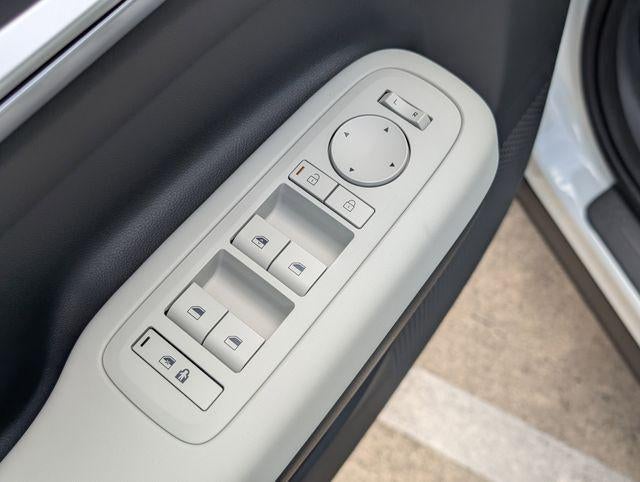 2026 Hyundai Santa Fe SE FWD