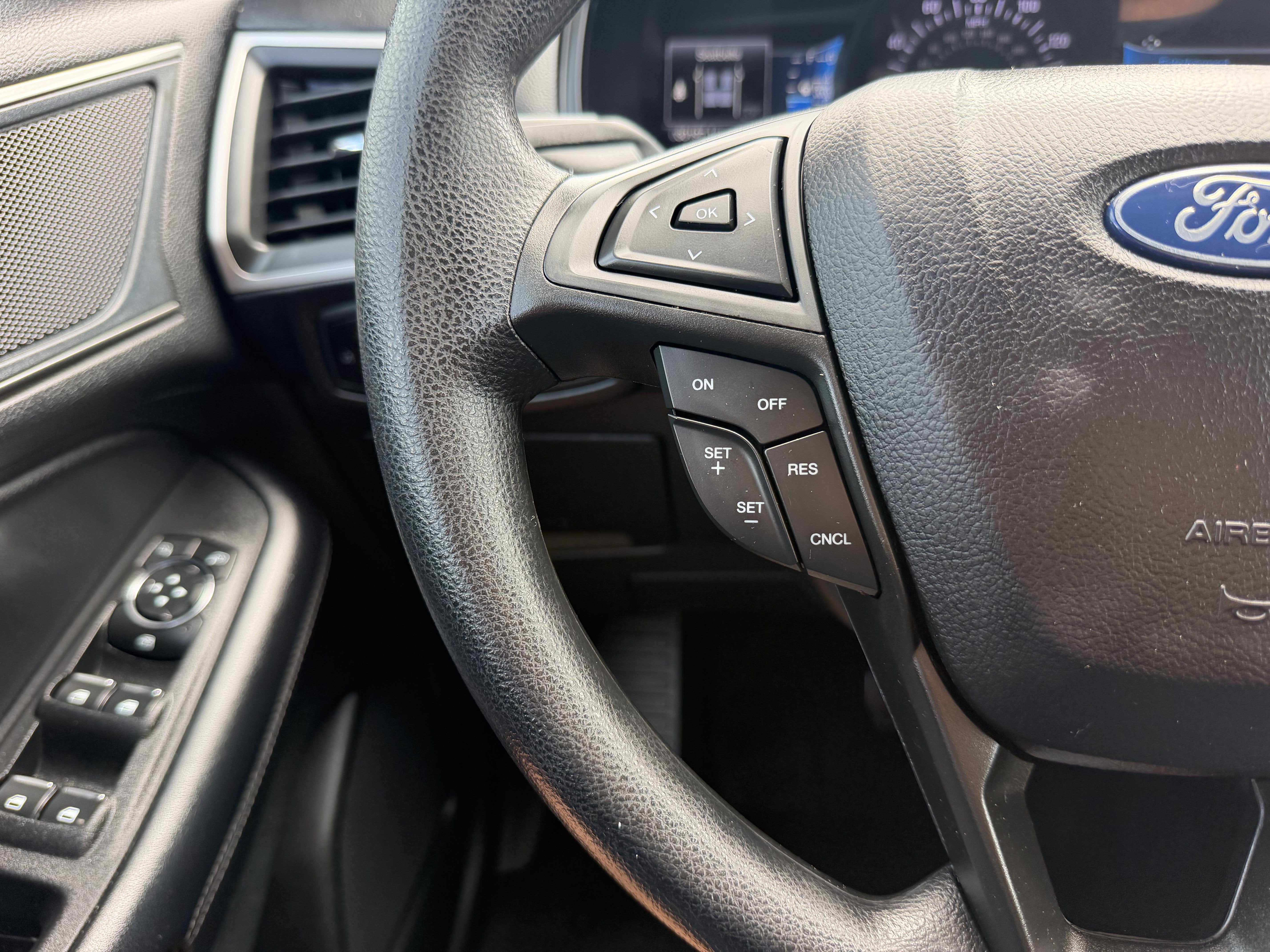 2023 Ford Edge SE