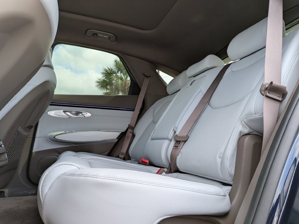 2026 Genesis GV70 2.5T Advanced